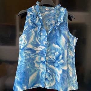 FLORAL BLUE WHITE SILK BUTTON FRONT SLEEVELESS RUFFLED BLOUSE